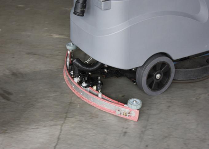 Vorzügliche Laufwerksart Handelsboden-Reinigung bearbeitet batteriebetriebenen Krankenhaus-Gebrauch maschinell 0